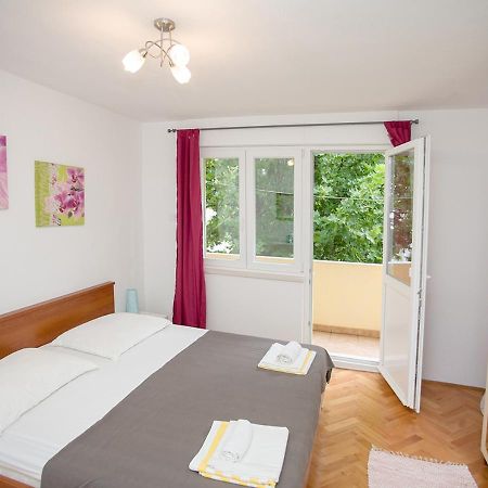 Apartment Omis Holiday Dış mekan fotoğraf