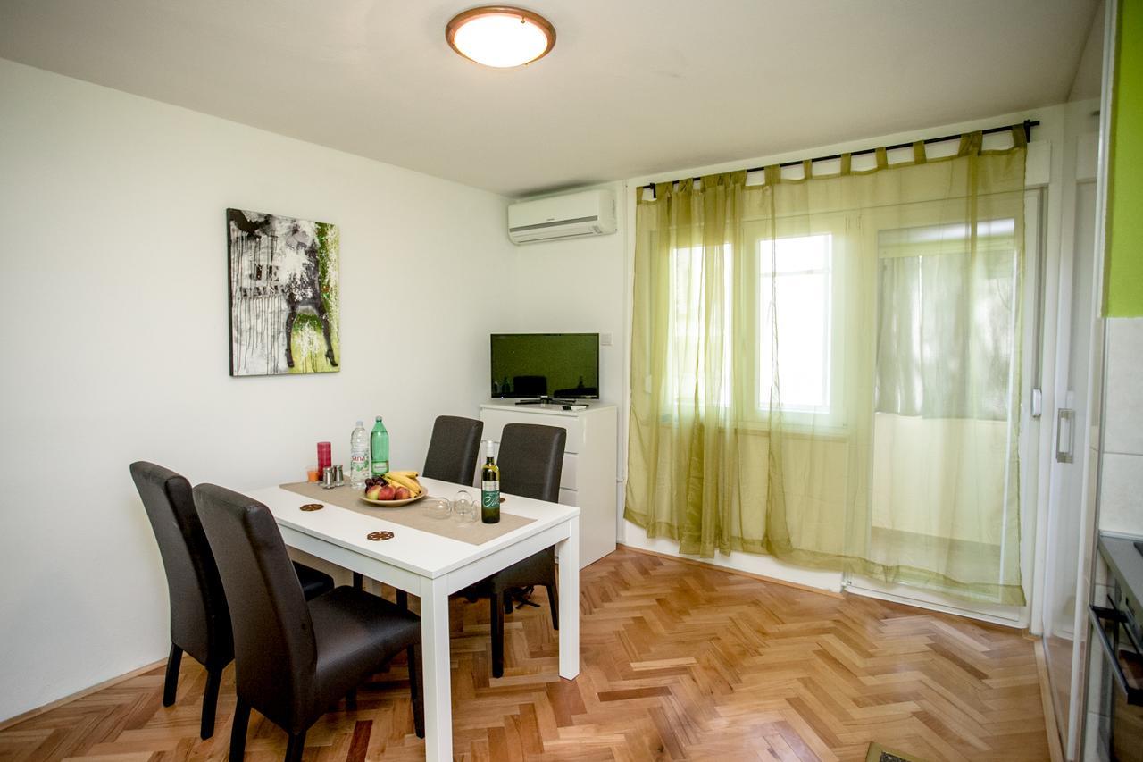 Apartment Omis Holiday Dış mekan fotoğraf
