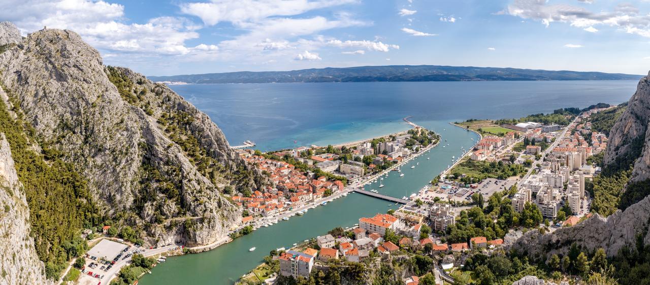 Apartment Omis Holiday Dış mekan fotoğraf